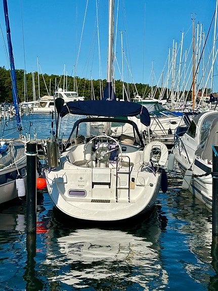 Jeanneau Sun Odyssey 32.2 – 1998 3 of 14