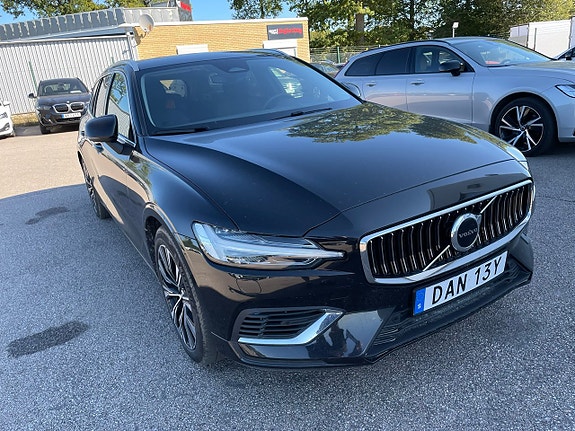 Volvo V60 2 of 5