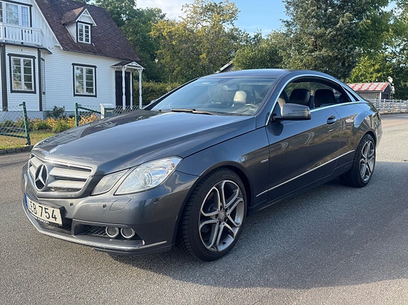 Mercedes-Benz E220 4 of 13