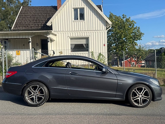 Mercedes-Benz E220 5 of 13