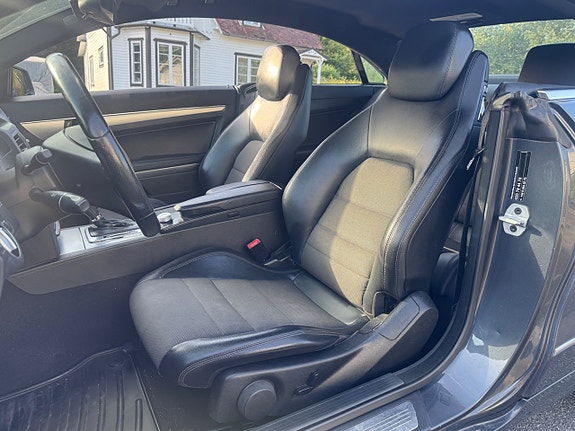 Mercedes-Benz E220 9 of 13