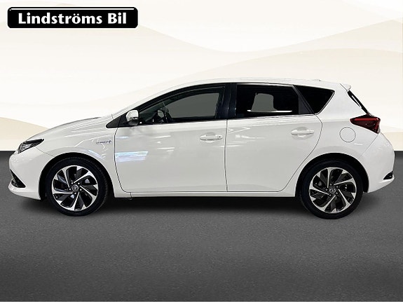 Toyota Auris 6 of 19