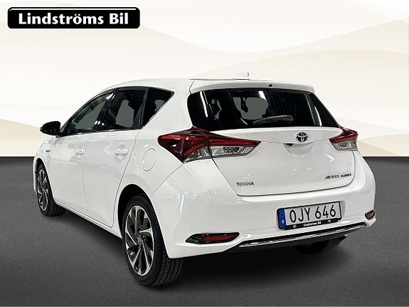 Toyota Auris 4 of 19