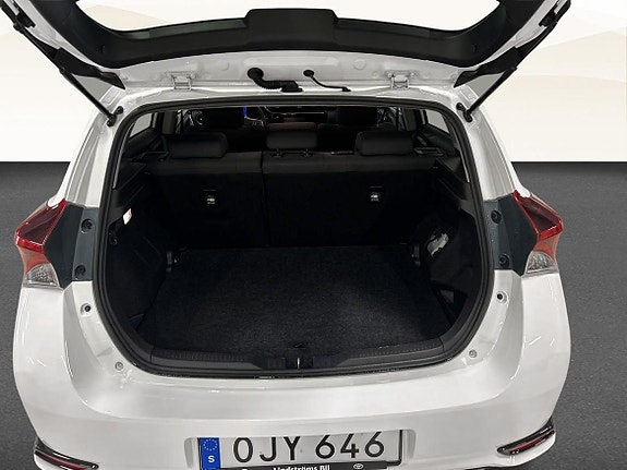 Toyota Auris 13 of 19