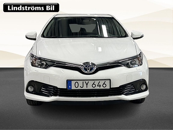 Toyota Auris 9 of 19