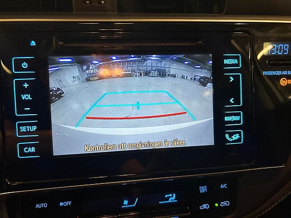 Toyota Auris 16 of 19