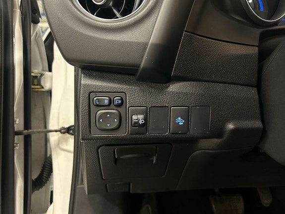 Toyota Auris 19 of 19