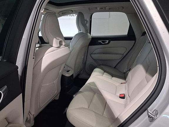 Volvo XC60 5 of 7