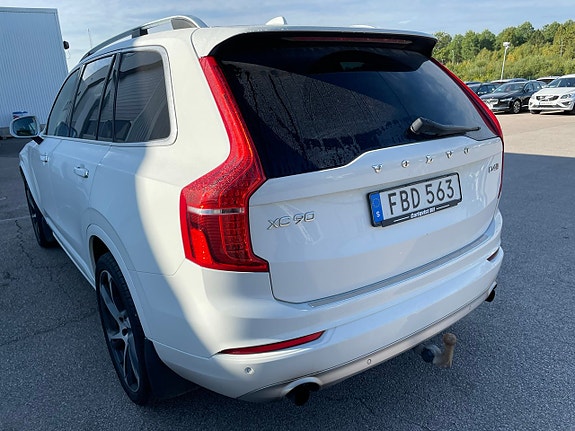 Volvo XC90 4 of 5