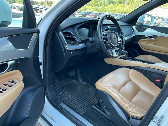 Volvo XC90 5 of 5