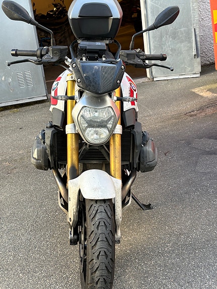 BMW R 1200 R 3 of 9