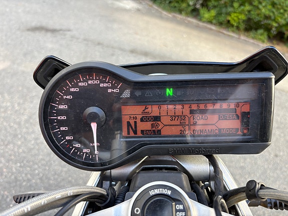 BMW R 1200 R 7 of 9