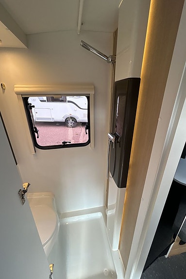 Adria ACTION 391 PH 19 of 21