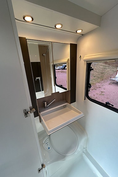 Adria ACTION 391 PH 17 of 21