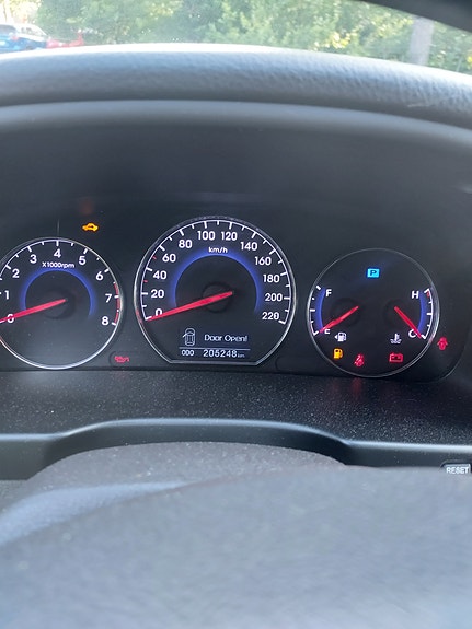 Hyundai Santa Fe 3 of 3