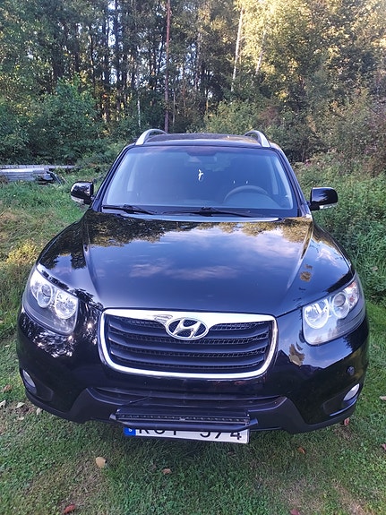 Hyundai Santa Fe 2 of 3