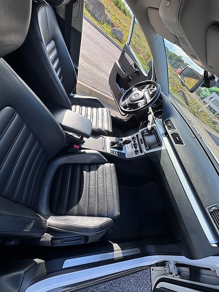Volkswagen Passat Alltrack 4 of 10
