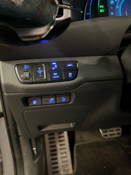 Hyundai IONIQ 4 of 9