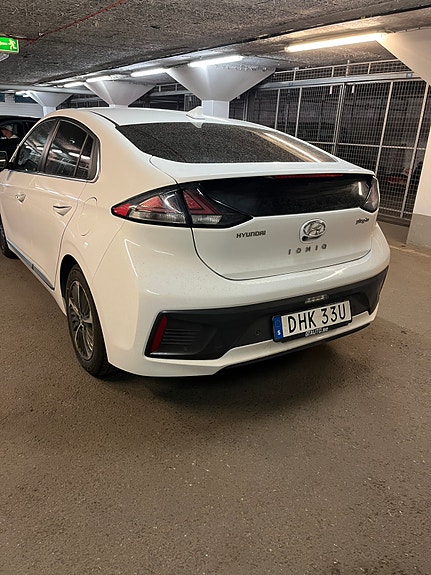 Hyundai IONIQ 7 of 9