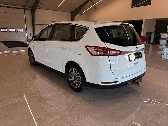 Ford S-MAX 23 of 27