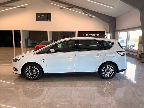 Ford S-MAX 3 of 27