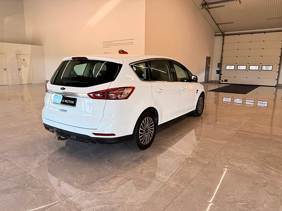 Ford S-MAX 21 of 27