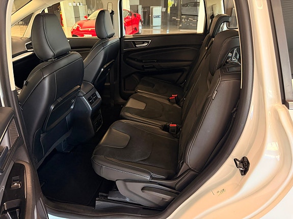 Ford S-MAX 18 of 27