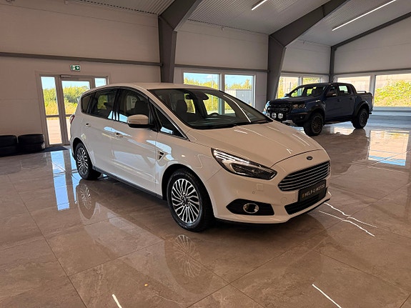 Ford S-MAX 25 of 27