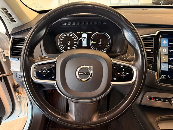 Volvo XC90 6 of 27