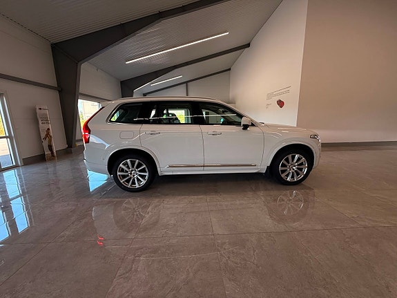 Volvo XC90 23 of 27