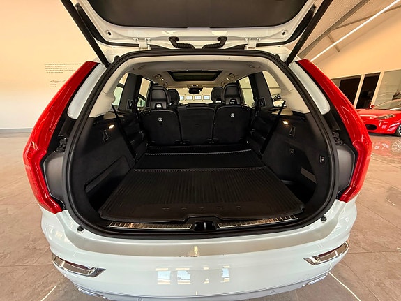 Volvo XC90 25 of 27