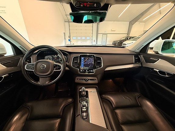 Volvo XC90 19 of 27