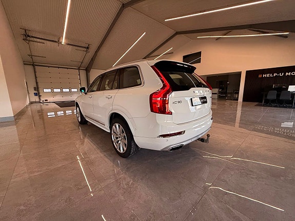 Volvo XC90 22 of 27