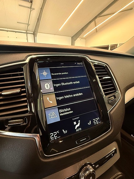 Volvo XC90 10 of 27