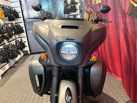 Indian CHIEFTAIN DARK HORSE 4 of 17