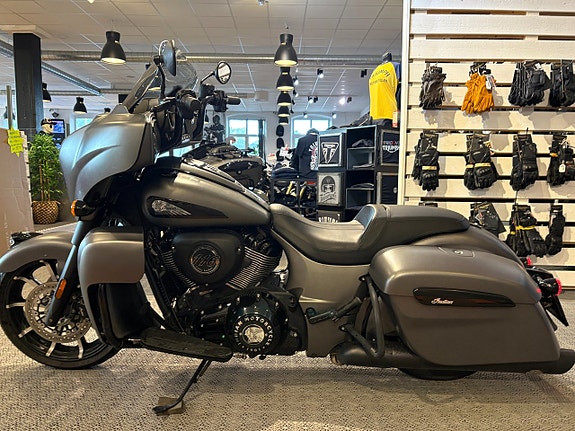 Indian CHIEFTAIN DARK HORSE 8 of 17