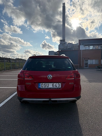 Volkswagen Passat Alltrack 4 of 7