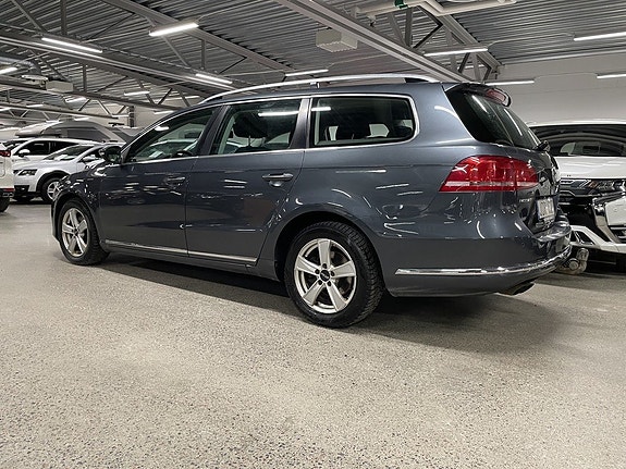 Volkswagen Passat 3 of 8