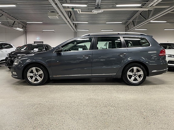 Volkswagen Passat 2 of 8