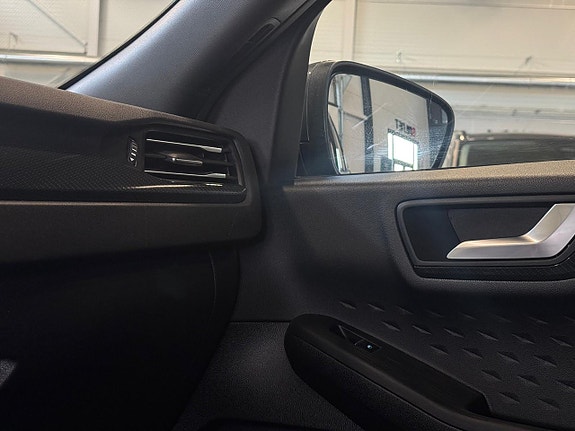 Ford Kuga 16 of 19