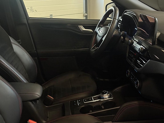 Ford Kuga 10 of 19