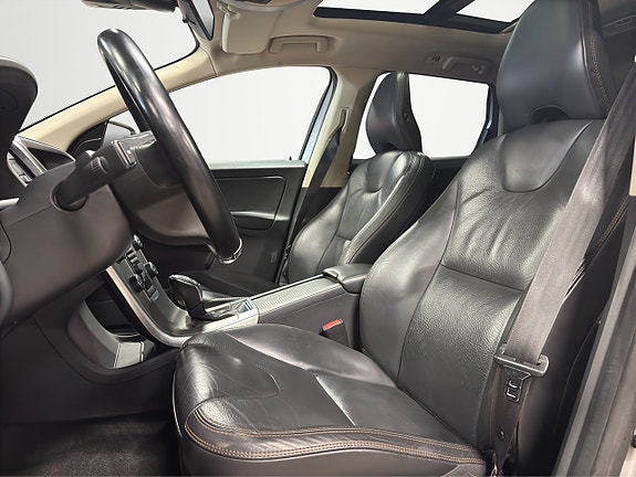 Volvo XC60 10 of 25
