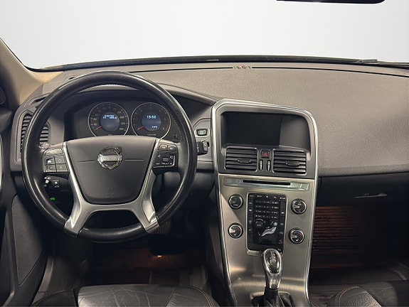 Volvo XC60 9 of 25