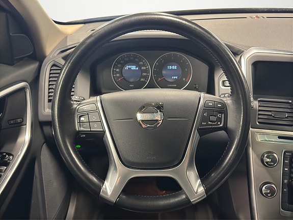 Volvo XC60 14 of 25
