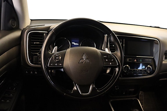 Mitsubishi Outlander 8 of 16