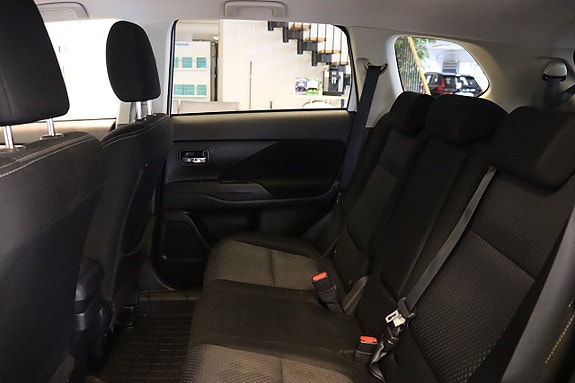 Mitsubishi Outlander 12 of 16