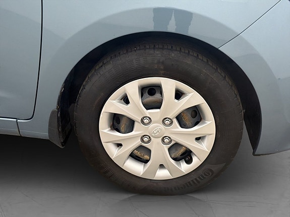 Hyundai i10 24 of 24