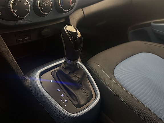 Hyundai i10 16 of 24