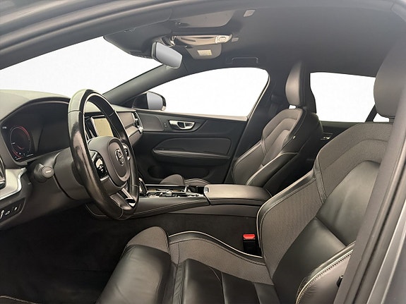 Volvo V60 9 of 30