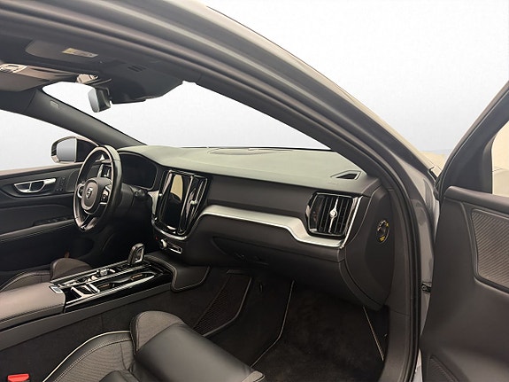 Volvo V60 12 of 30